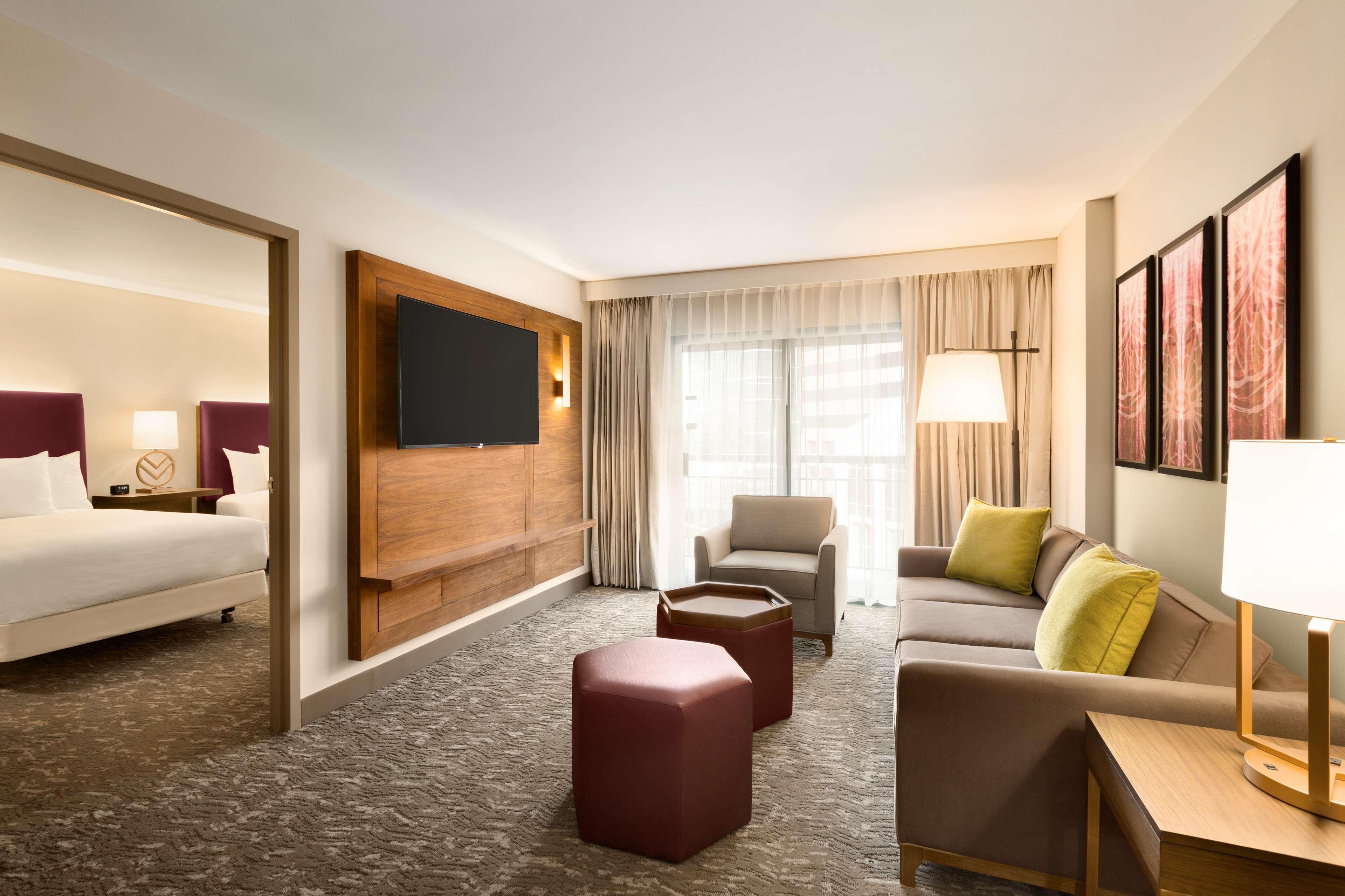 Embassy Suites By Hilton Phoenix Downtown North Exteriör bild