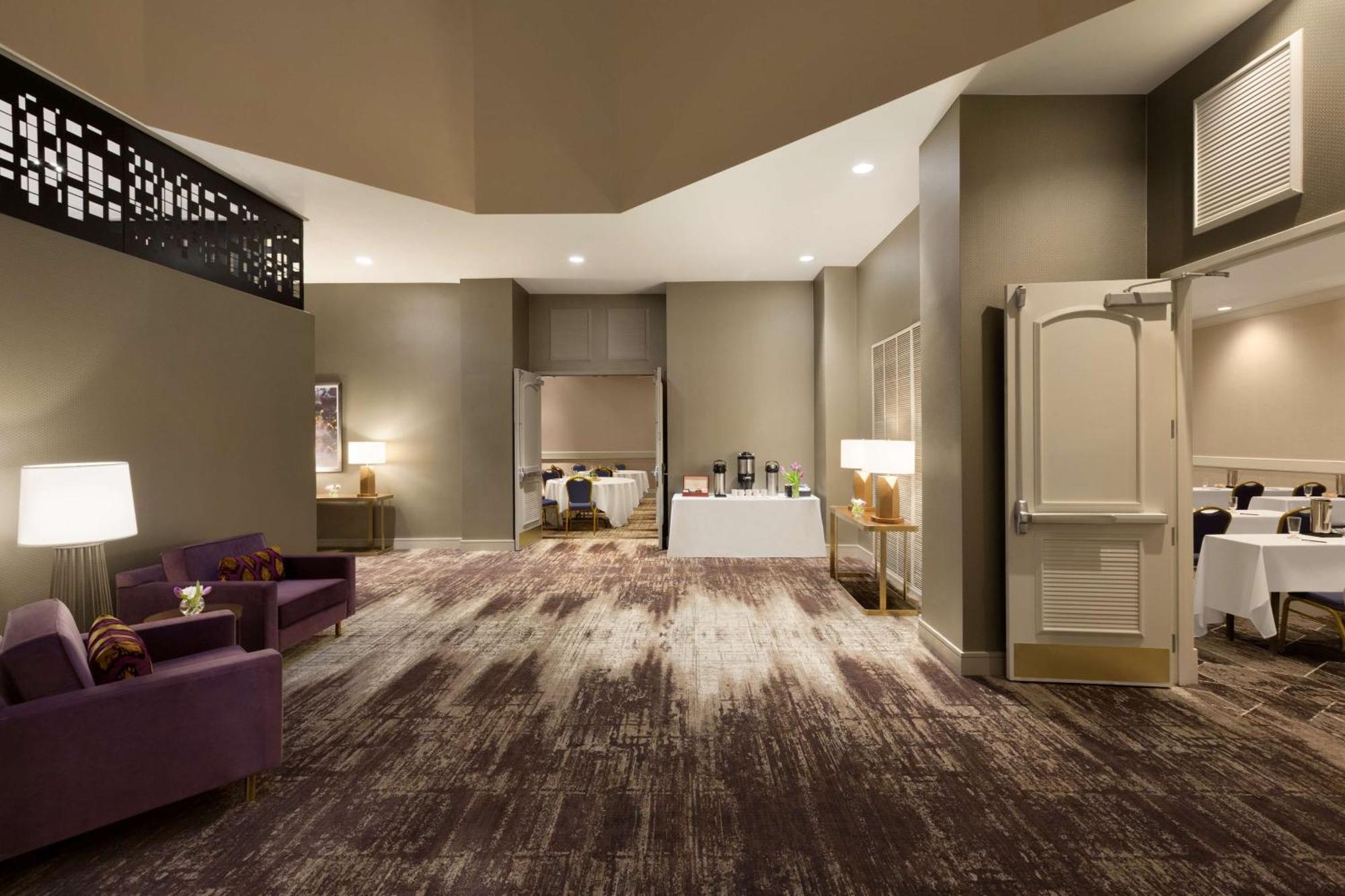 Embassy Suites By Hilton Phoenix Downtown North Exteriör bild
