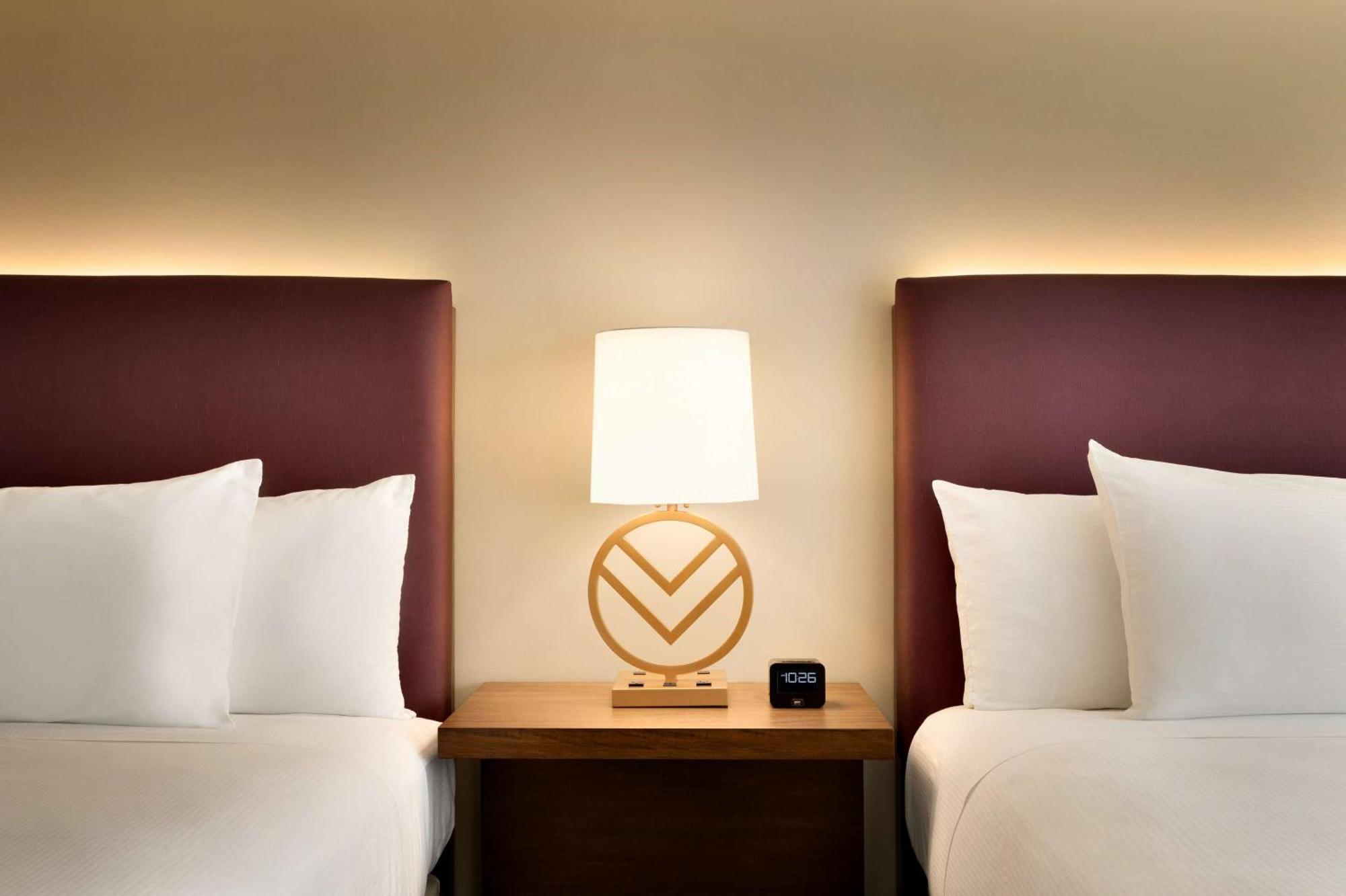 Embassy Suites By Hilton Phoenix Downtown North Exteriör bild