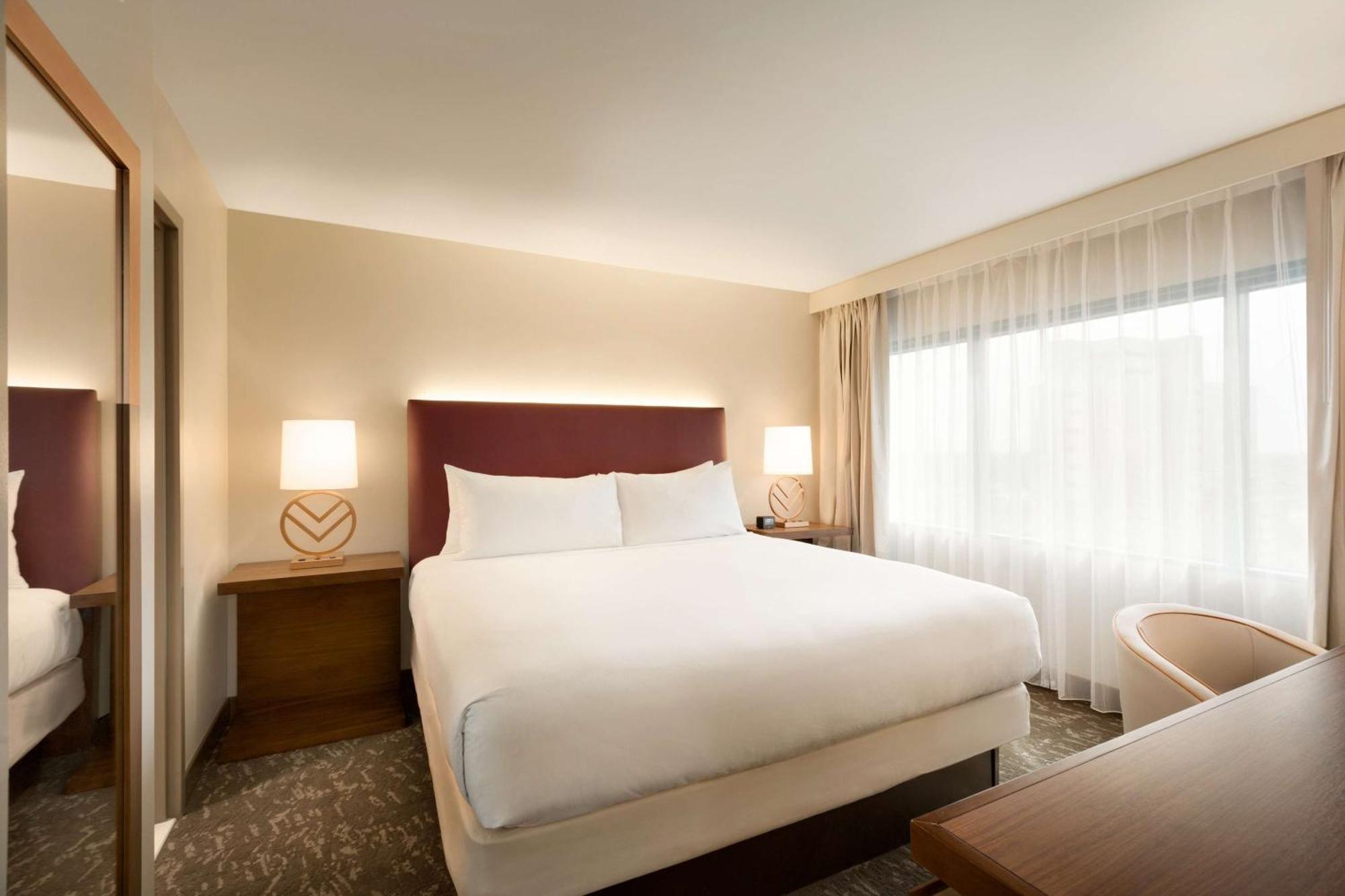 Embassy Suites By Hilton Phoenix Downtown North Exteriör bild