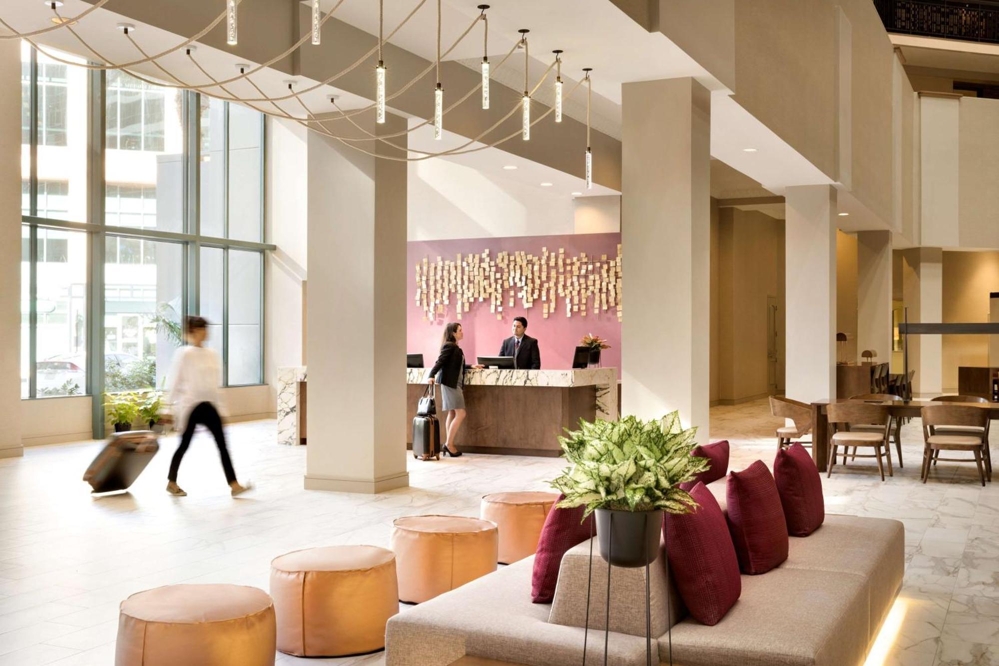 Embassy Suites By Hilton Phoenix Downtown North Exteriör bild