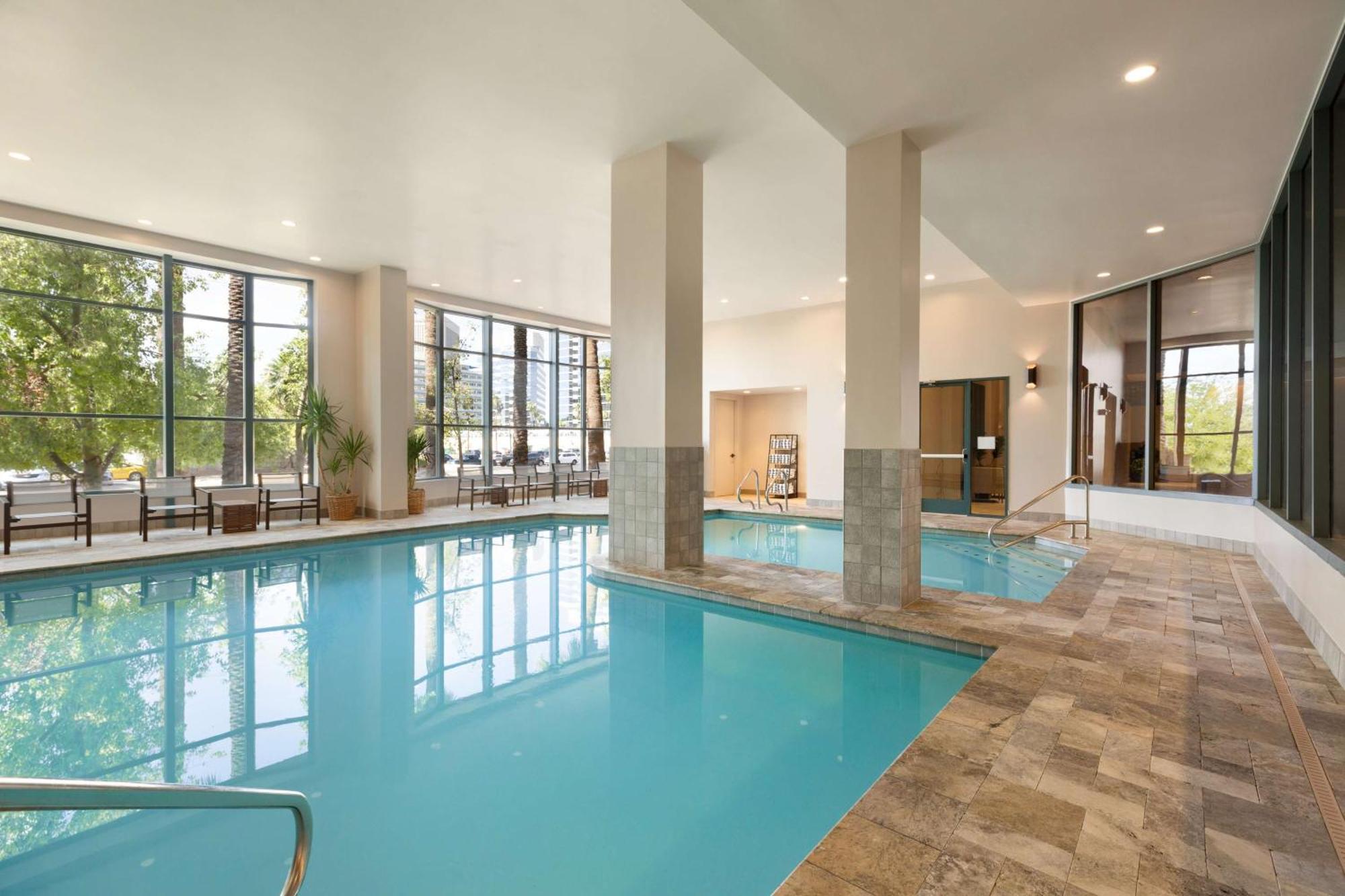 Embassy Suites By Hilton Phoenix Downtown North Exteriör bild