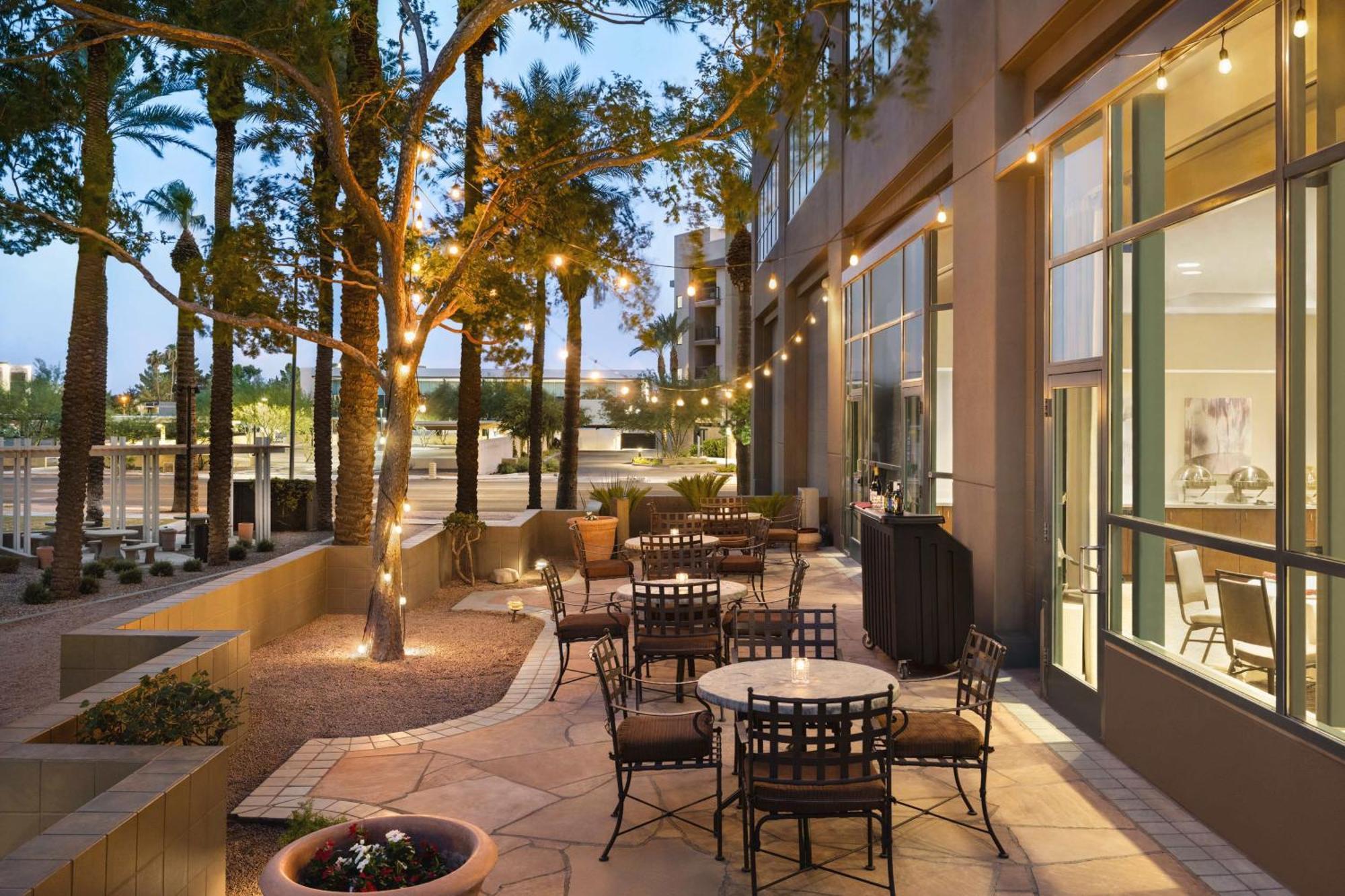 Embassy Suites By Hilton Phoenix Downtown North Exteriör bild
