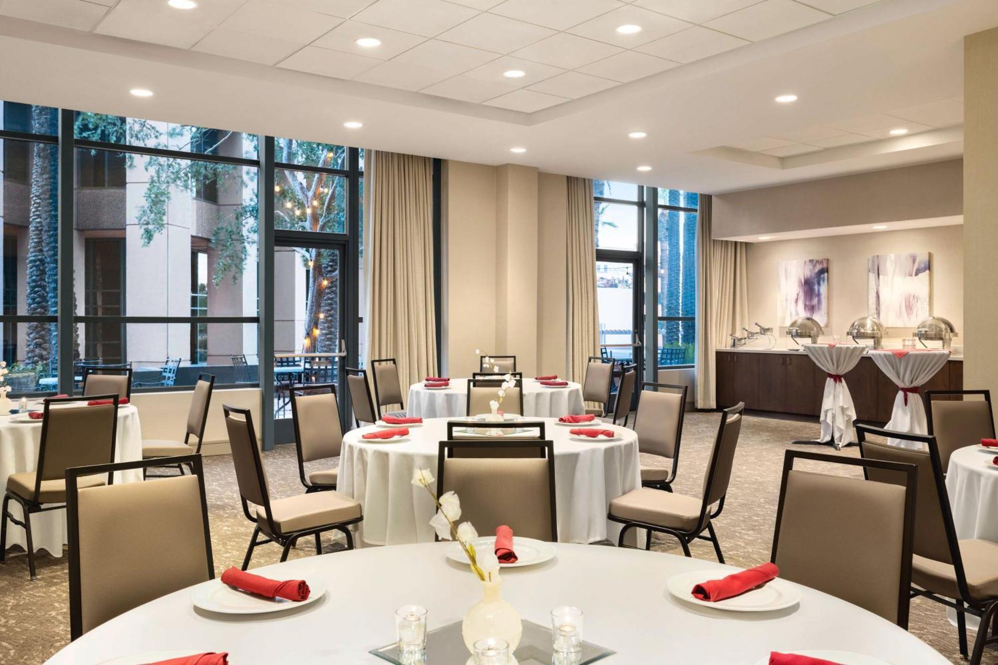 Embassy Suites By Hilton Phoenix Downtown North Exteriör bild